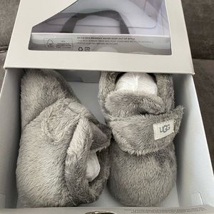 Ugg Bixbee Baby size 4/5 Charcoal